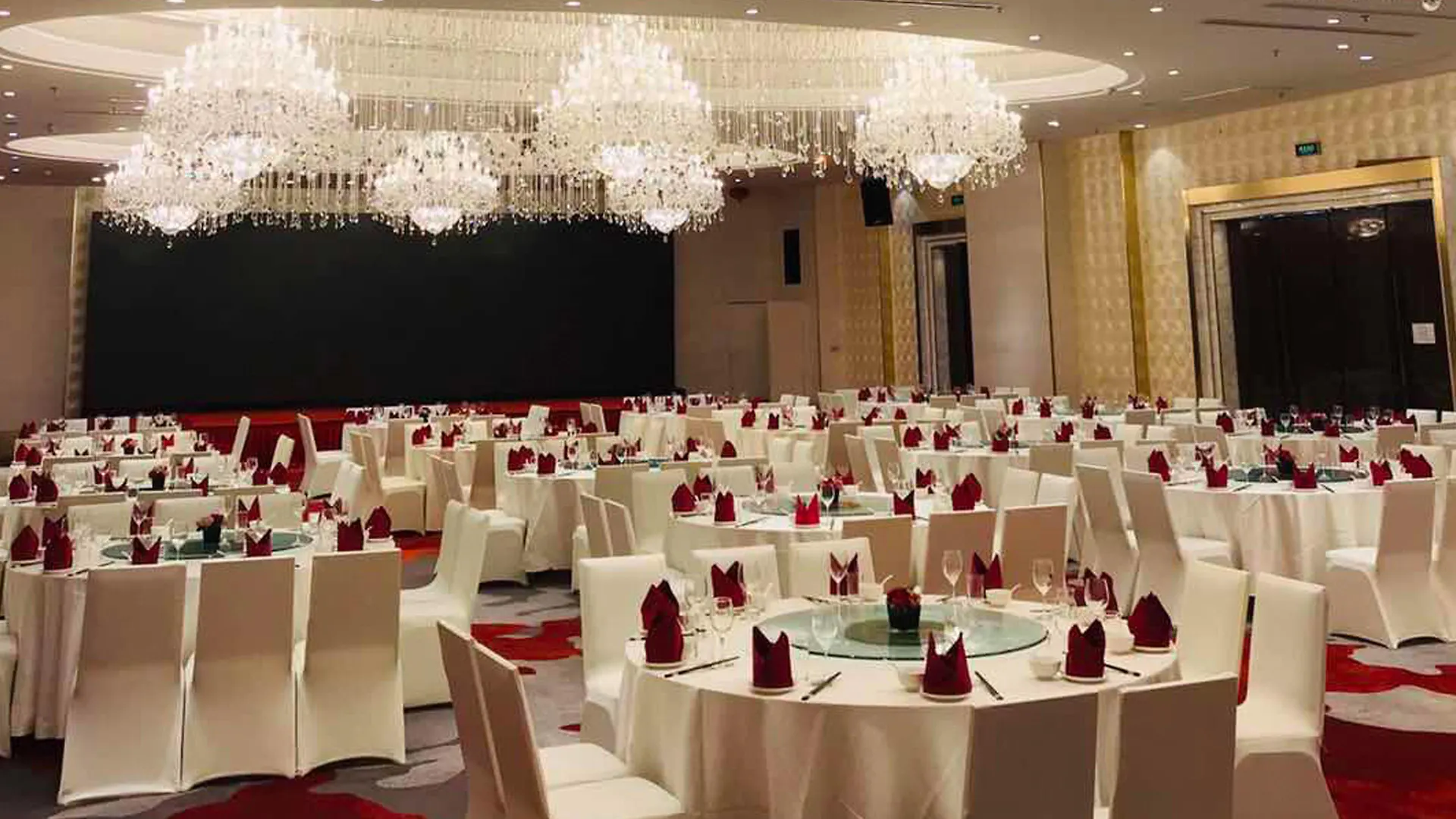 **** Hotel Holiday Inn Shanghai Hongqiao West By Ihg Qingpu Cina